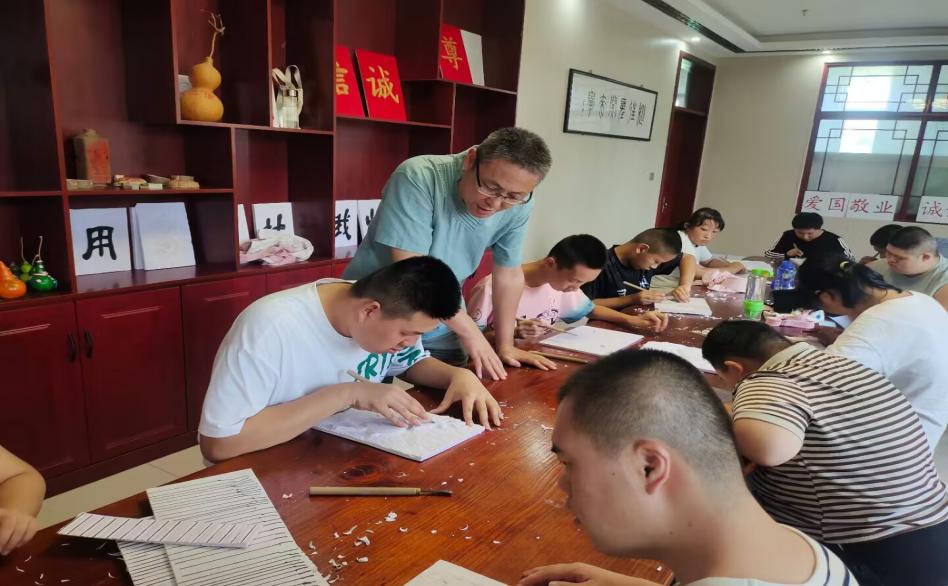 �����W(xu��)�ӂ��з��z����ľ��̼�ˇ���������е�����