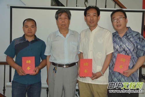 �������\���ڌW(xu��)У�аl(f��)չģʽ�c���`�о������ҽ����������c�n�}�����M����