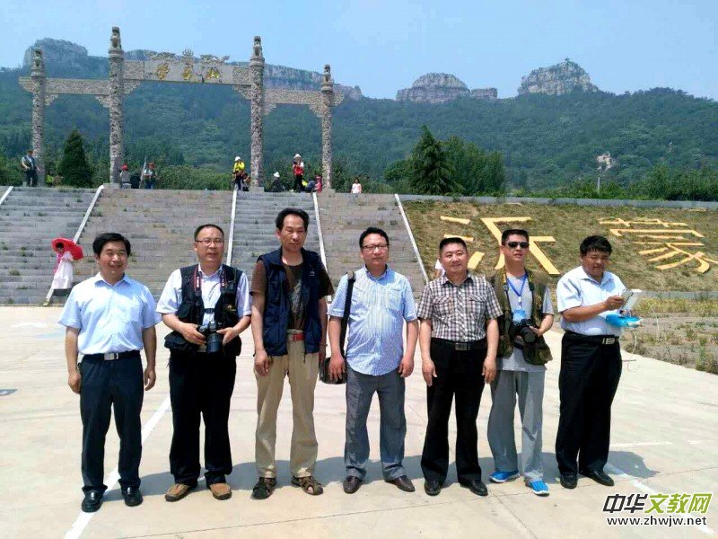 ���ɻ��� ƽ�ؽ���-�����zӰ�����M(j��n)ɽ�|ƽ��