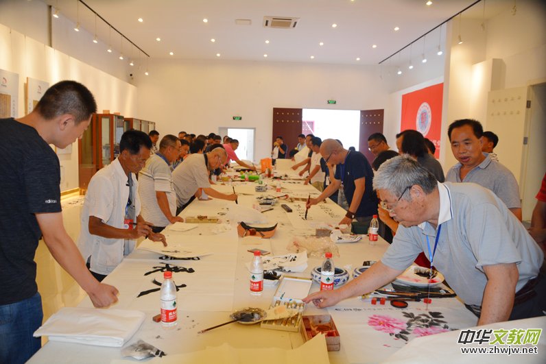 ���A���ϵڶ��Õ���ˇ�g(sh��)��ӑ��(hu��)����չ�ڱ������_