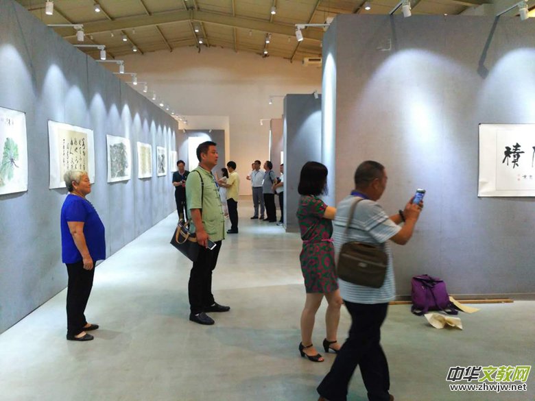 ���A���ϵڶ��Õ���ˇ�g(sh��)��ӑ��(hu��)����չ�ڱ������_