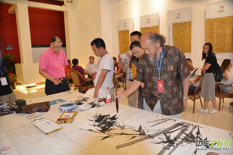 ���A���ϵڶ��Õ���ˇ�g(sh��)��ӑ��(hu��)����չ�ڱ������_