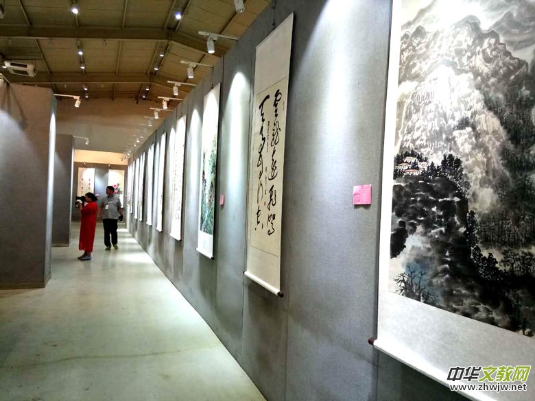 ���A���ϵڶ��Õ���ˇ�g(sh��)��ӑ��(hu��)����չ�ڱ������_