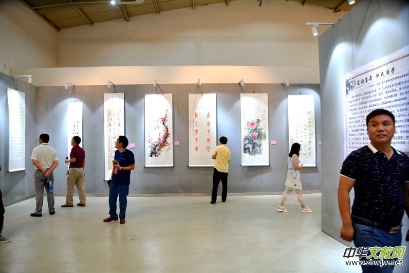 ���A���ϵڶ��Õ���ˇ�g(sh��)��ӑ��(hu��)����չ�ڱ������_