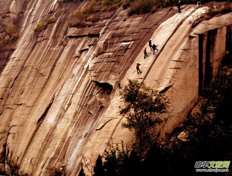 ӛ�ߔzӰ�����M(j��n)��ɽ����ɽ�L(f��ng)���^(q��)��L(f��ng)