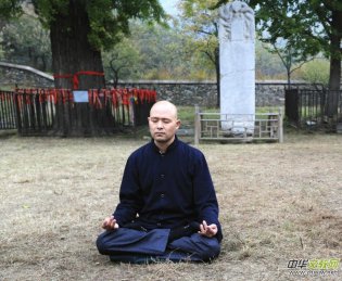 �ϵ������K������Ħ���ˡ��������`