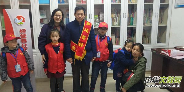 �ϲ�����С�W(xu��)�e�O�_չ������߅�ĺ��ˌW(xu��)��(x��)����(d��ng)�������h�W(xu��)��(x��)�����}���