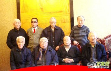 �����ĳ������׌�У��(li��n)�x��(hu��)�ھ����_