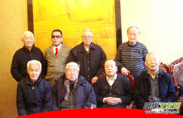 �����ĳ������׌�У��(li��n)�x���ھ����_