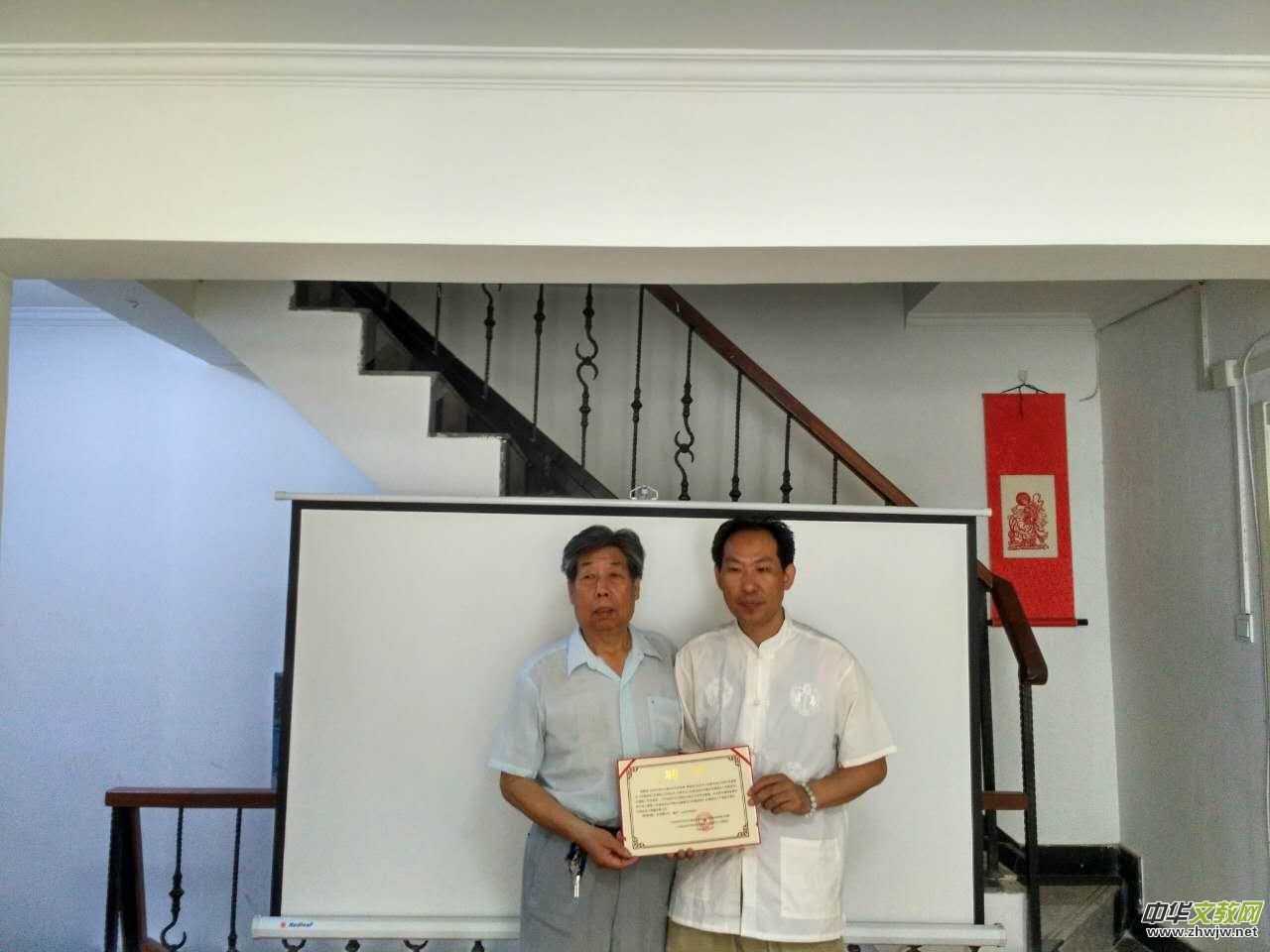 �M���_չ���Ї�(gu��)����У�@��ɫ�����W(xu��)У����֪ͨ