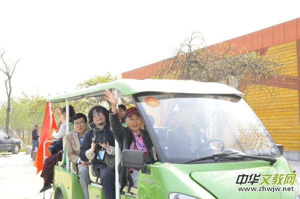 �Ի���ý�����󿯹������u����Ԓ�Ļ��d�(zh��n)