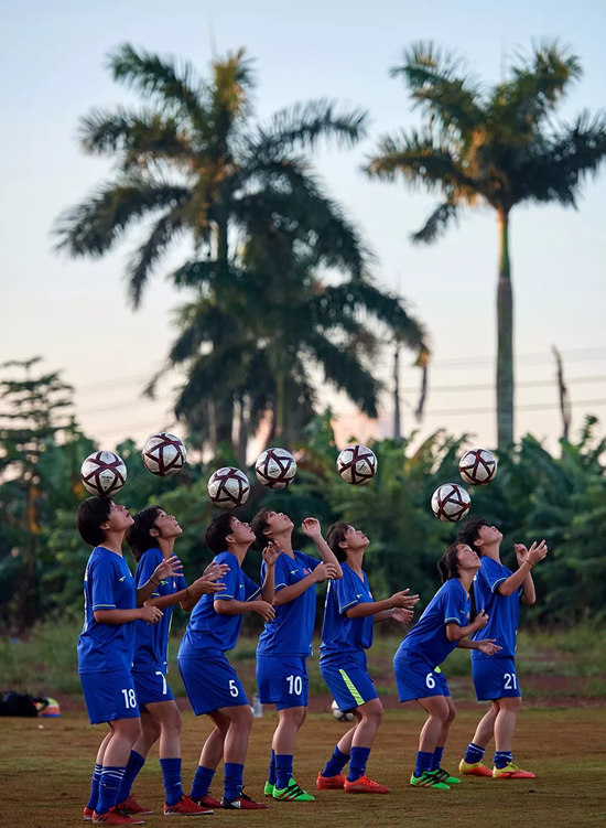 ���Ҽ�(j��)ؚ���h�߳���Ů���܊�����򣬸�׃������������