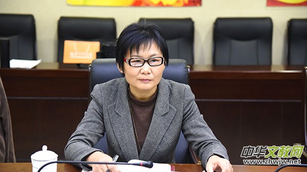 �����҈�(b��o)����������Ӣ����l(xi��ng)ɽ�|�(y��ng)�ž�ٛ(z��ng)�ČW(xu��)����