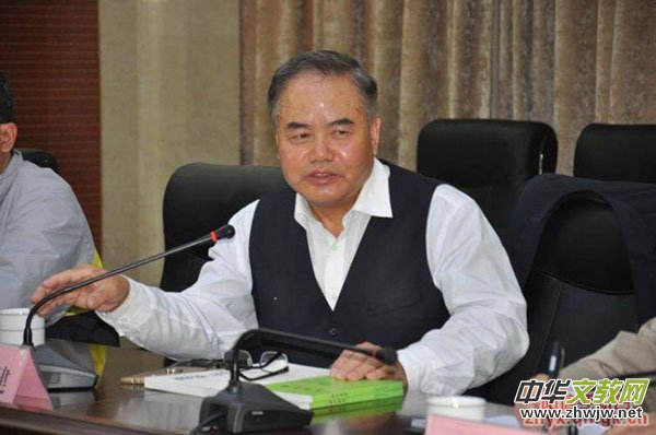 �����҈�(b��o)����������Ӣ����l(xi��ng)ɽ�|�(y��ng)�ž�ٛ(z��ng)�ČW(xu��)����