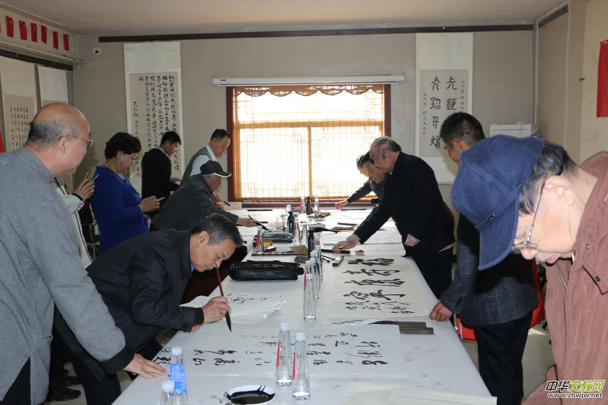 ���͇�(gu��)��܊�c������ӭ�´�(li��n)�x��(hu��)�ߕ����L(zh��ng)�턓(chu��ng)�����(d��ng)