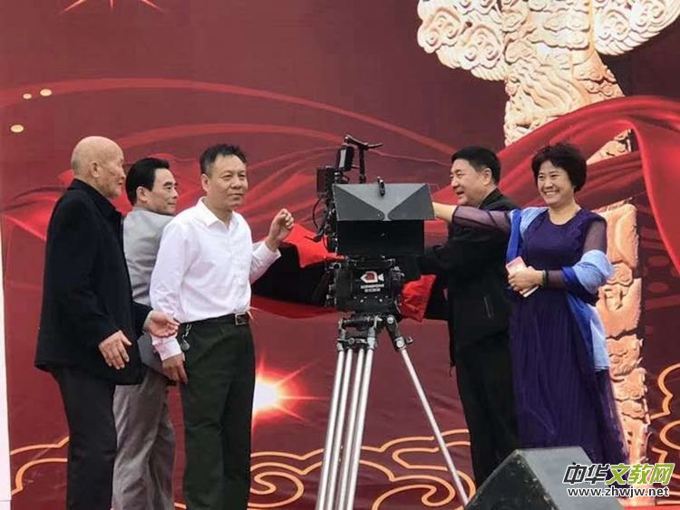 �Ӱ���ഺ�������ڏV�����Ǹ���¡���_�C(j��)