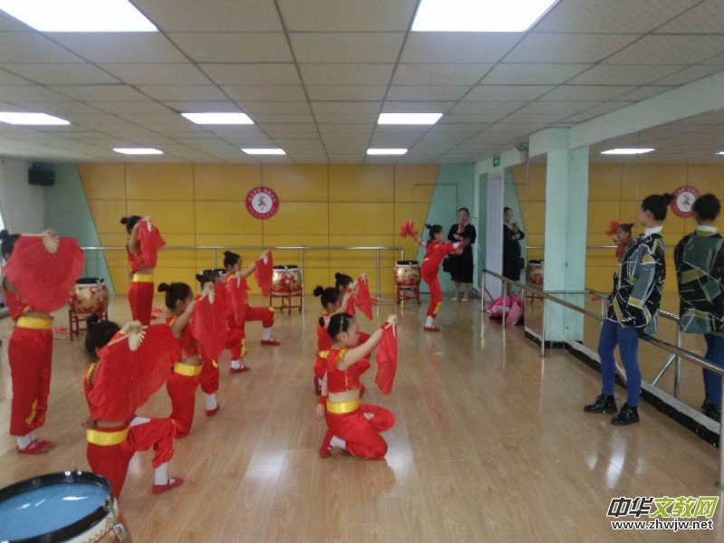 �l(f��)չ�е������Ļ�ˇ�g�WУ