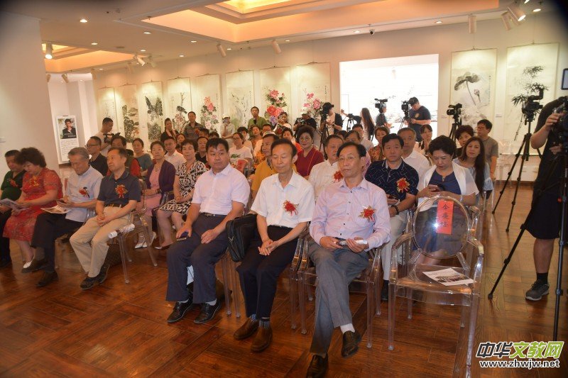 ���ƺ�����������Ʒչ����ͽ�xʽ�ڱ���¡���e��