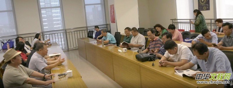 郭謙圖書書法作品捐贈暨《中國百體書法概述》新書發(fā)布在通州圖書館舉辦 郭謙圖書書法作品捐贈暨《中國百體書法概述》新書發(fā)布在通州圖書館舉辦