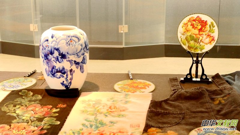 �������ծ��҄�Ԫ�t��ĵ��֮�衱���}ϵ����Ʒչ�_Ļ