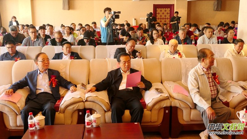 �������ծ��҄�Ԫ�t��ĵ��֮�衱���}ϵ����Ʒչ�_Ļ