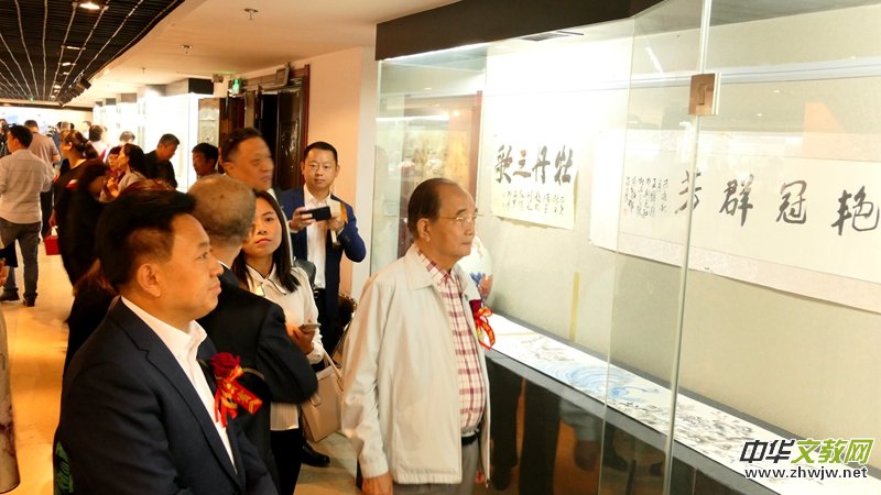 �������ծ��҄�Ԫ�t��ĵ��֮�衱���}ϵ����Ʒչ�_Ļ