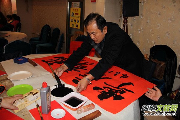 ��ꖡ�����������Ʒ�M�f�ҡ����¡�؆���