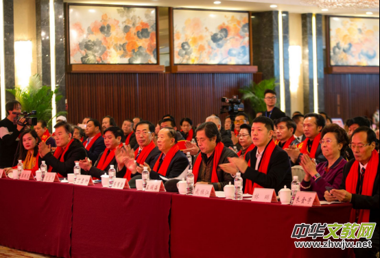 �Ї��Ļ��M(j��n)�f�҃�(y��u)����y(t��ng)�Ļ��߷�Փ���͕�����ƷƷ�u(p��ng)չ�ڱ����e��