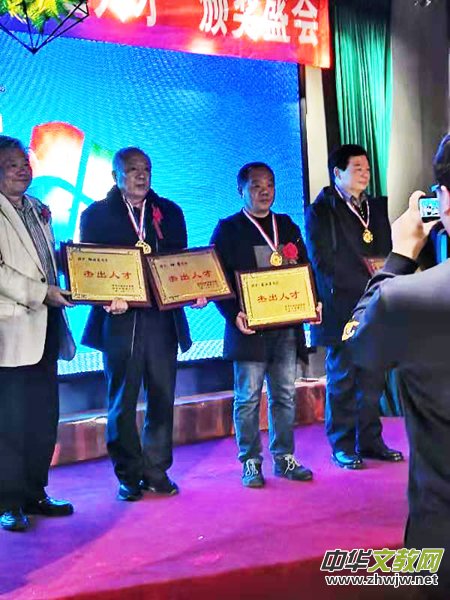 �r���Ї��s־�߽���7 0���ꡰ�ܳ��˲š��C��ʢ���ڱ������_�Ļ