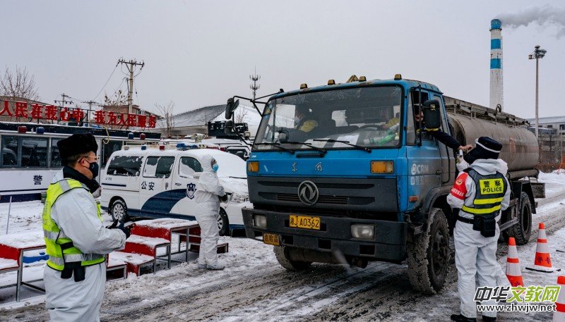 �L(f��ng)ѩ�еĈ�(ji��n)�ء�����־�ɳ� �������ו����zӰչ��Ʒ�x��