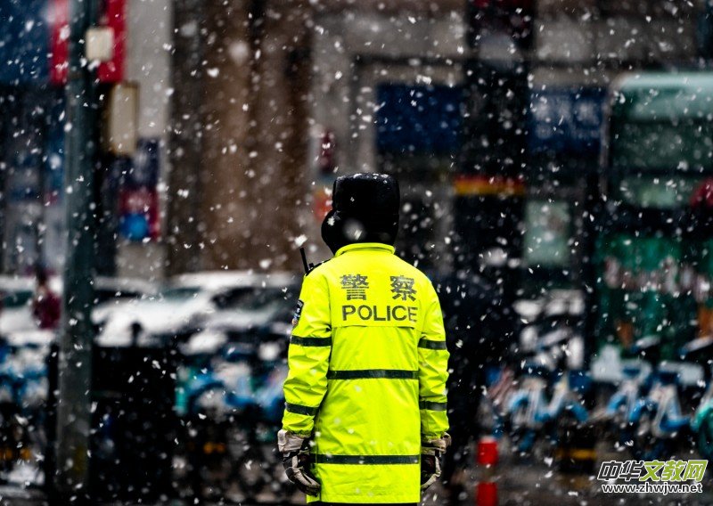 �L(f��ng)ѩ�еĈ�(ji��n)�ء�����־�ɳ� �������ו����zӰչ��Ʒ�x��