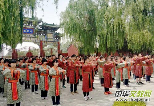 ��ጷŉ��� �����ഺ�����(y��ng)���w��W(xu��)У�h(yu��n)����(d��ng)�o(j��)��(sh��)