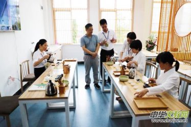 ����ʡ�������ί��ӛ��ƽ�����L(zh��ng)��־Ȫ������У�{(di��o)��