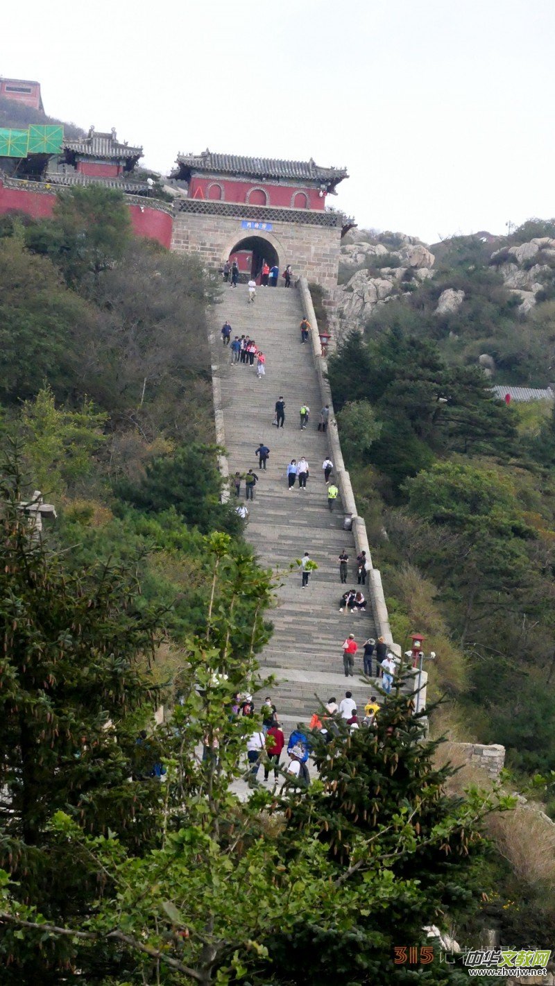 Ц��Ԋ(sh��)��: һ��ɽ������