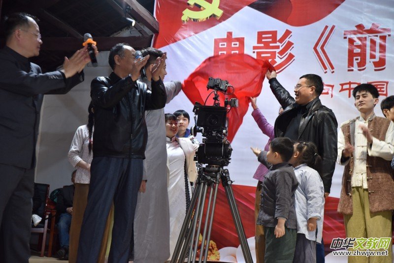 ǰ�S�pӢ�����Ź�ã���������}���Ӱ��ǰ�S�pӢ����ʽ�_�C