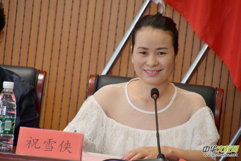 �Ї���ˇ���ҡ�Ʒ�x�����M۶  �Ÿ��f��ʯ�(zh��n)�����L(f��ng)ϵ�л��(d��ng)�e�k