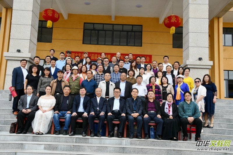 �Ї���ˇ���ҡ�Ʒ�x�����M۶  �Ÿ��f��ʯ�(zh��n)�����L(f��ng)ϵ�л��(d��ng)�e�k