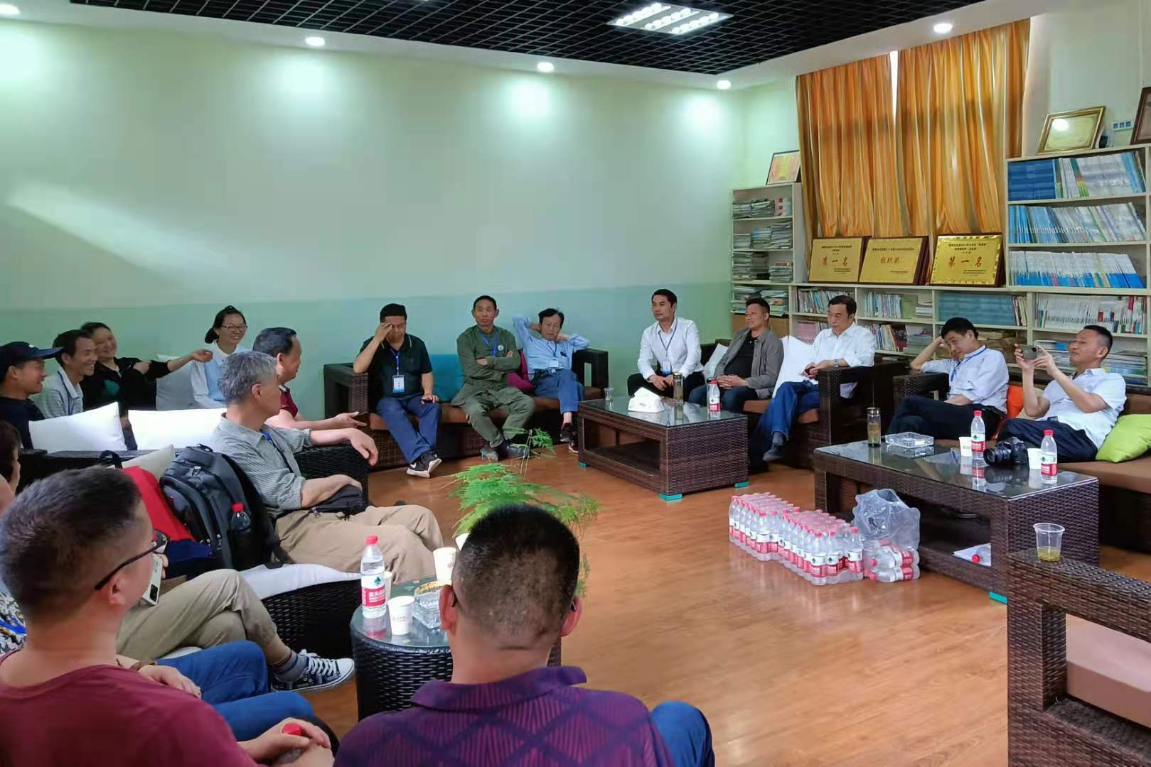 ��ϵ����������ƺ�t�����ČW(xu��)��(chu��ng)�����L(f��ng)���(d��ng)�e��