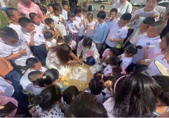 ��ؓ(f��)�Õr(sh��)�⣬�ЌW(xu��)�����L(zh��ng)����ɽ���������ø��^(q��)����(l��)С�W(xu��)̤��֮��