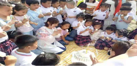 ��ؓ(f��)�Õr(sh��)�⣬�ЌW(xu��)�����L(zh��ng)����ɽ���������ø��^(q��)����(l��)С�W(xu��)̤��֮��