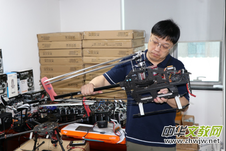 ���������߿Ƽ��o(w��)�˙C(j��)�羫Ӣ