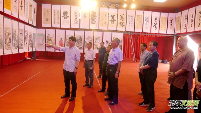 �μ��f��Сɽ���e�kȫ�����Ļ���(sh��)��(hu��)չ