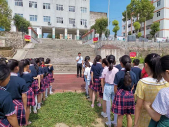 ��ɽ�����T���(zh��n)С�W�_չ������ȫ������ɢ�ݾ�