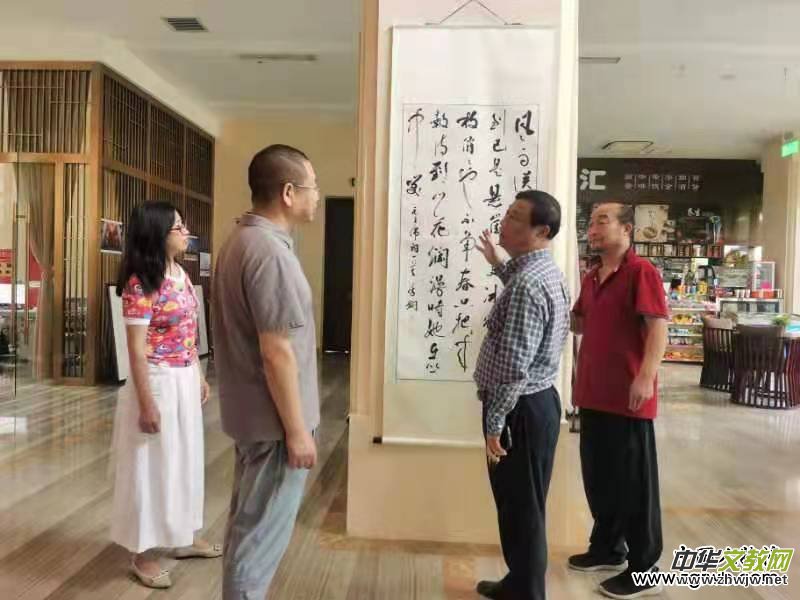 ��ī��ʢ�� ������h�� ϲ�c���h�����A�Q��Ӣ�x������Ʒչ�ھ���Ļ