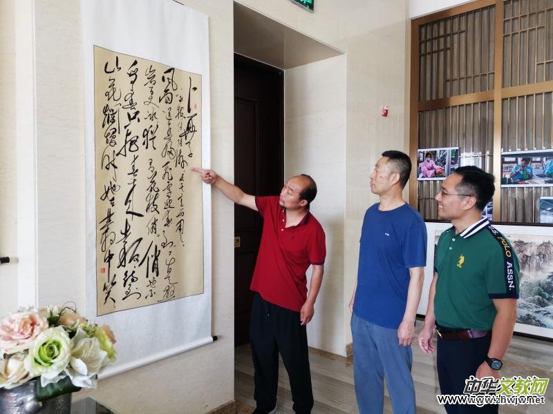 ��ī��ʢ�� ������h�� ϲ�c���h�����A�Q��Ӣ�x������Ʒչ�ھ���Ļ