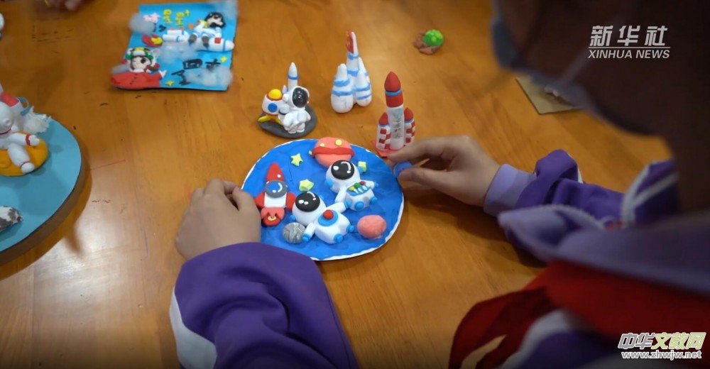 ͯ����̫�� ��������������ϲ������WУ�����_չ���W���ںϻ�ӱM�I��һ