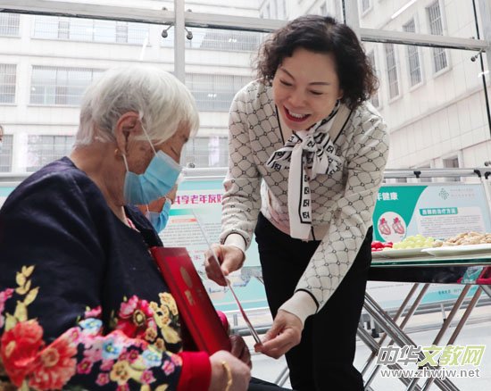 �����еھ������t(y��)Ժ���������¡����L��������ȥ��ů�c�P(gu��n)��