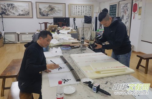 �����������M(j��n)У�@�� �ķ��Č��ИI(y��)���Є�(d��ng)