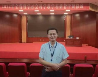 �������������L