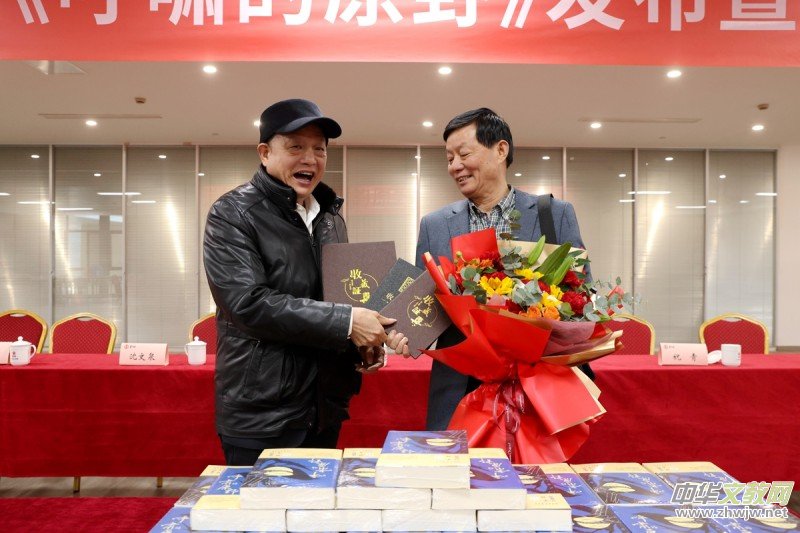 ��Ⱥ�L(zh��ng)ƪС�f(shu��)����[��ԭҰ����(sh��)�l(f��)������ӑ��(hu��)�ɹ��e�k